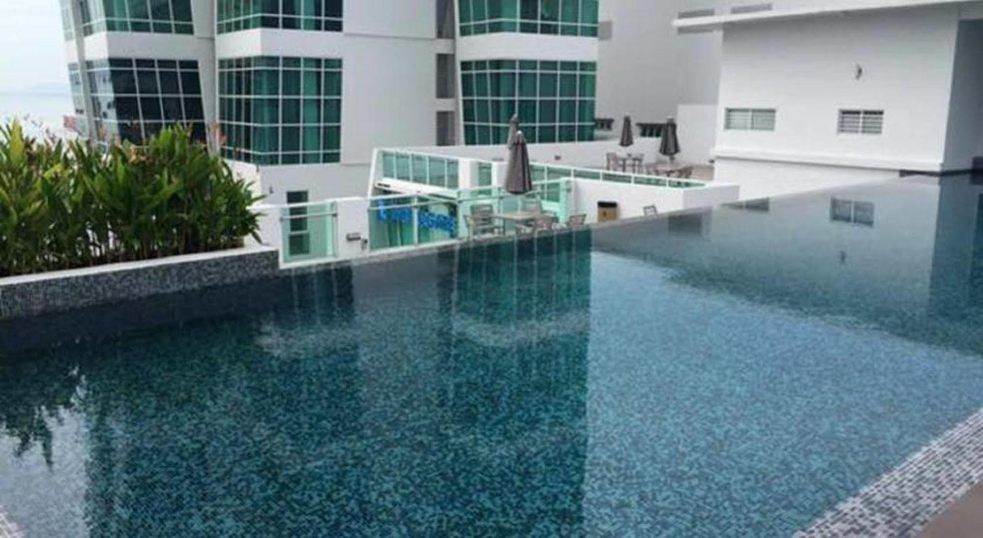Maritime Luxury Suites Georgetown Exterior foto